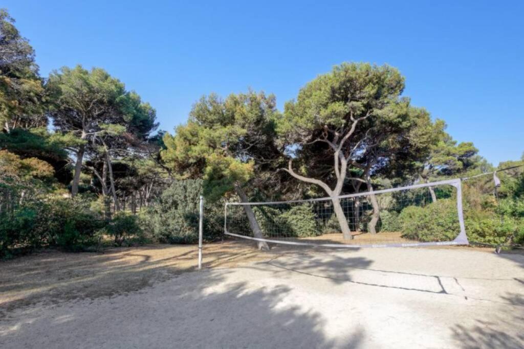 Appartement En Residence Privee, Face A La Mer Avec Acces Direct Plage Hyères Exteriör bild