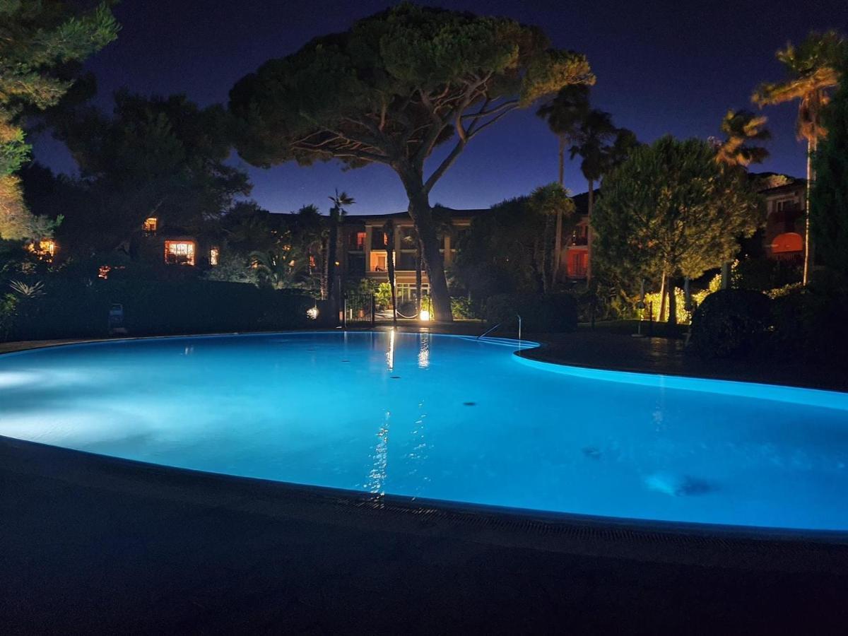 Appartement En Residence Privee, Face A La Mer Avec Acces Direct Plage Hyères Exteriör bild